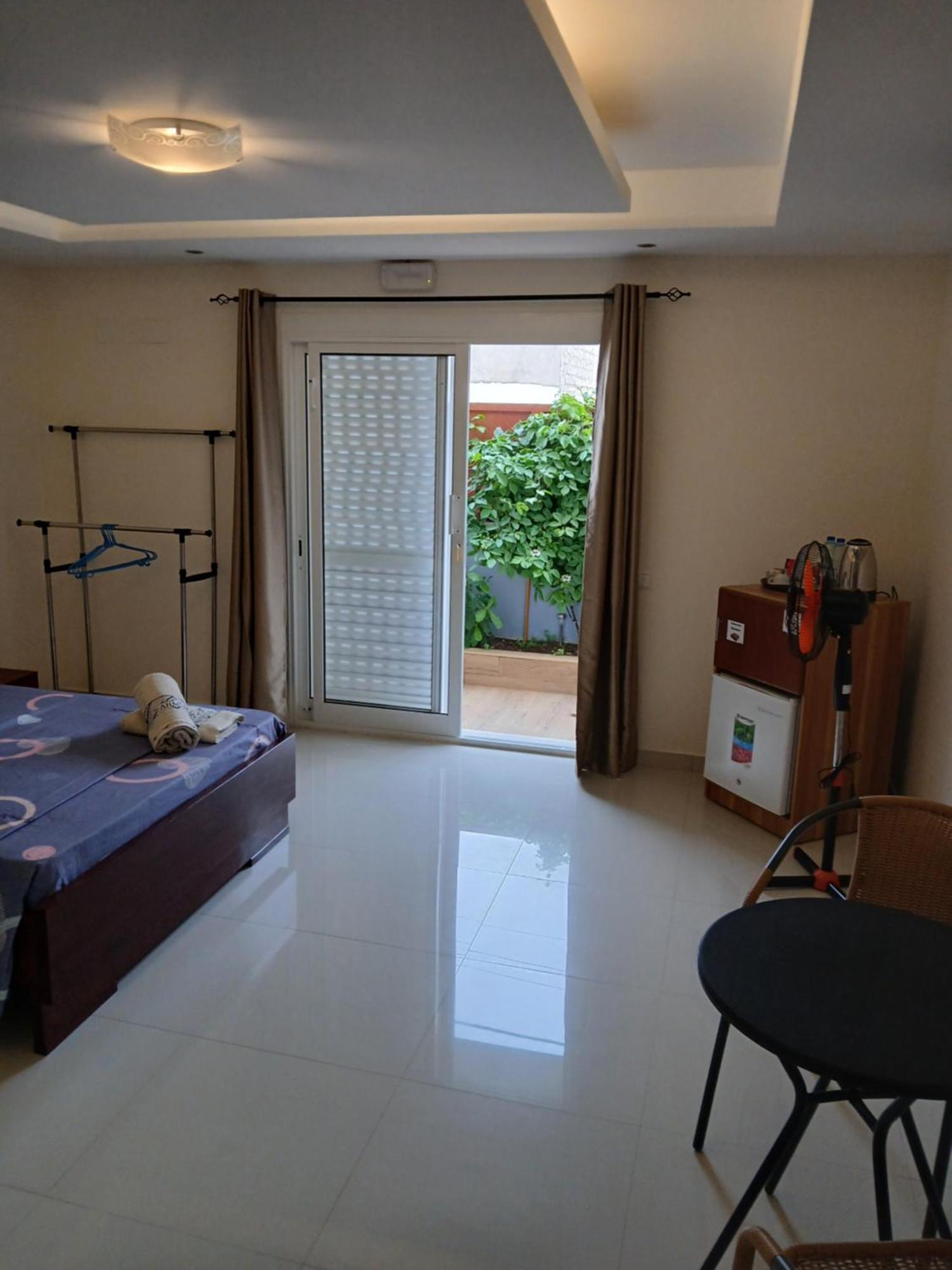 Nifa House Hotel Еспаргос Екстериор снимка