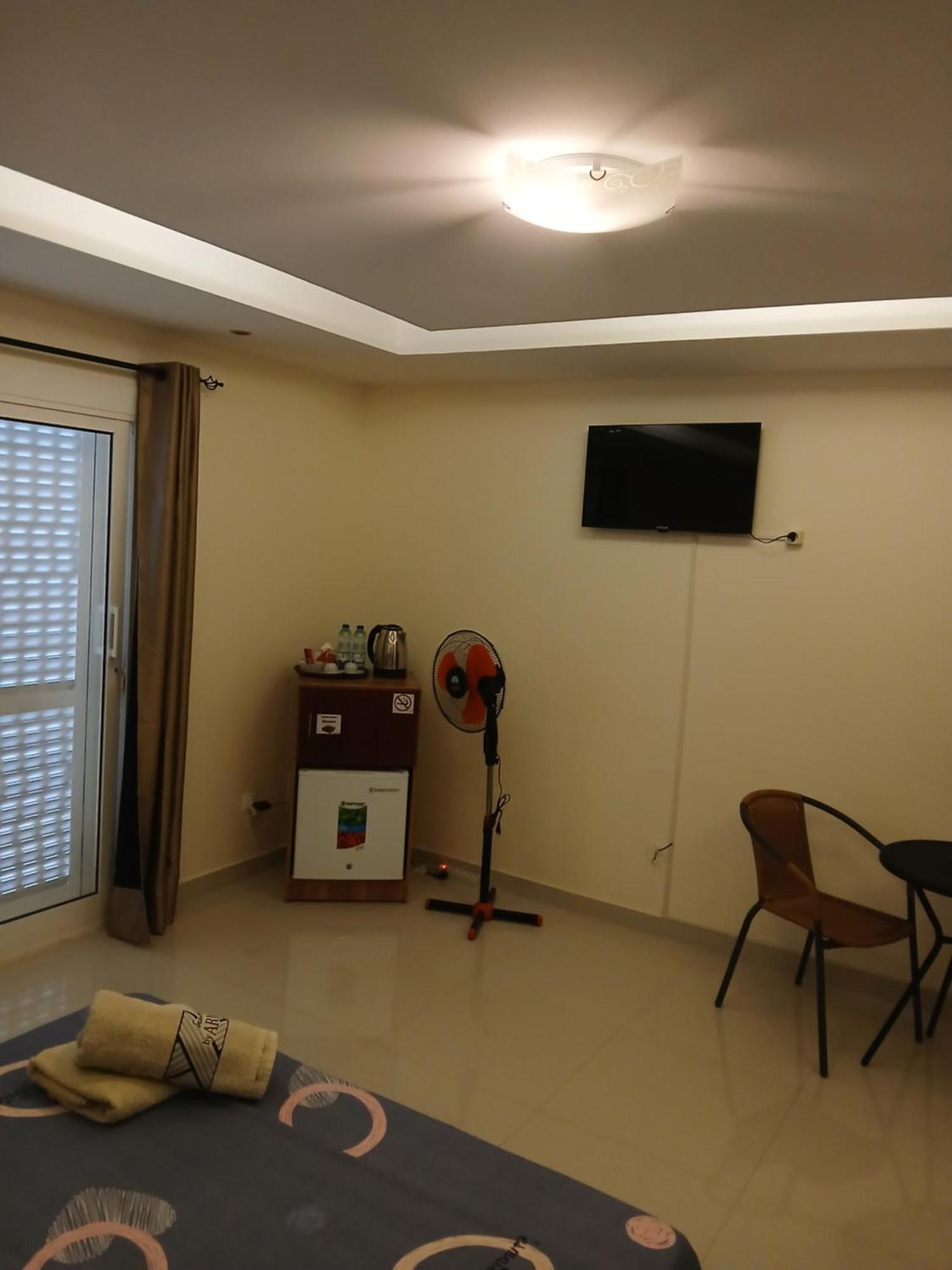 Nifa House Hotel Еспаргос Екстериор снимка