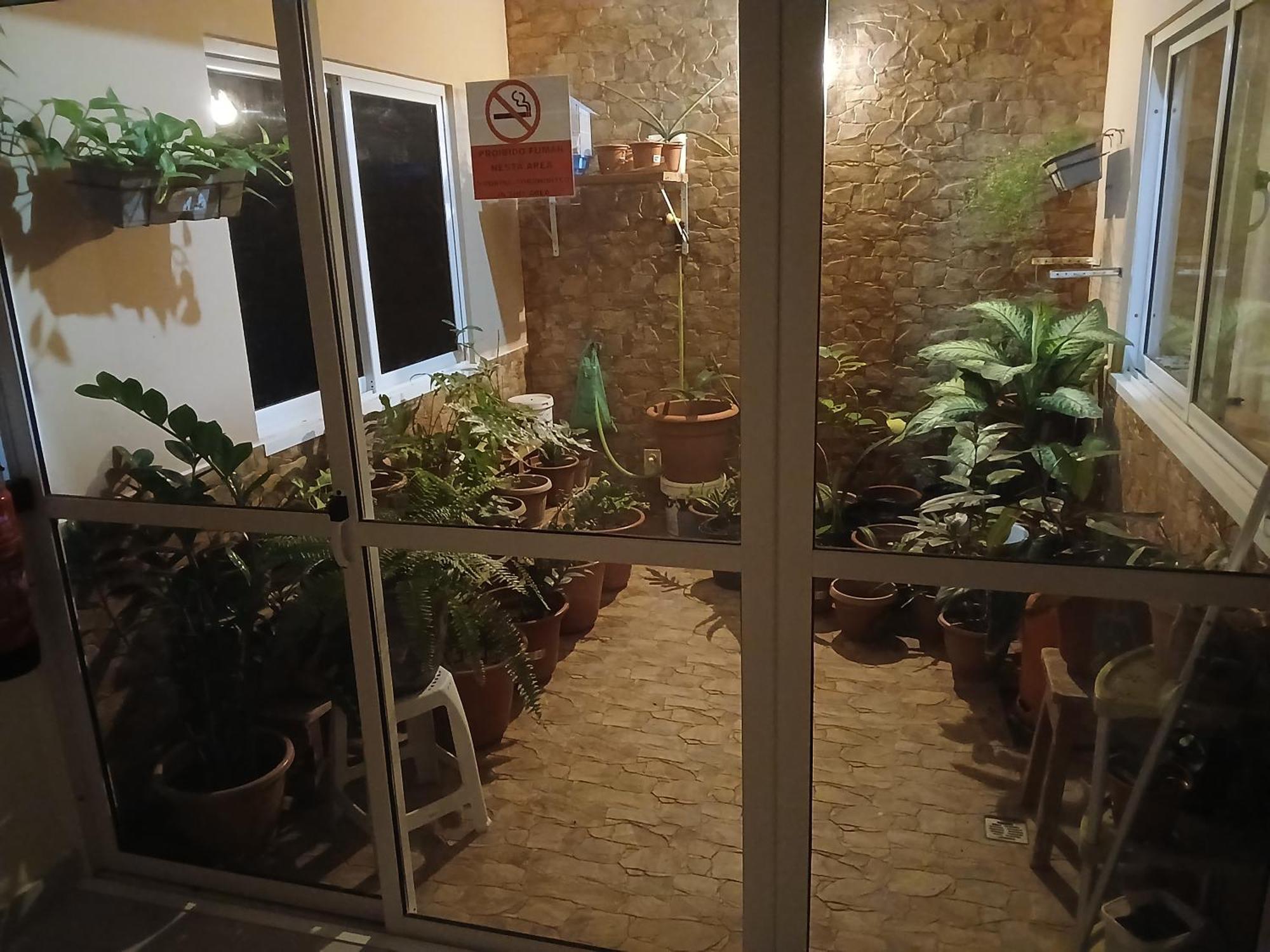 Nifa House Hotel Еспаргос Екстериор снимка